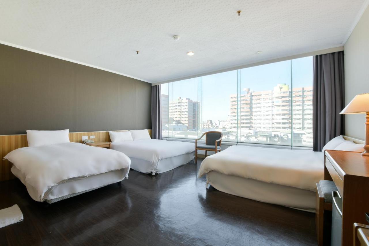 Back Home Hotel Chiayi Exterior foto